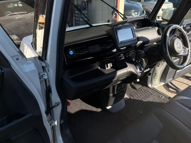 N-BOXカスタム Lターボ メモリーナビ ドラレコ ETC リアカメラ 両側電動ドア セキュリティアラーム 誤発信抑制 フルオートエアコン Sヒーター LEDランプ 地デジフルセグ アクティブクルーズコントロール ナビTV(6枚目)