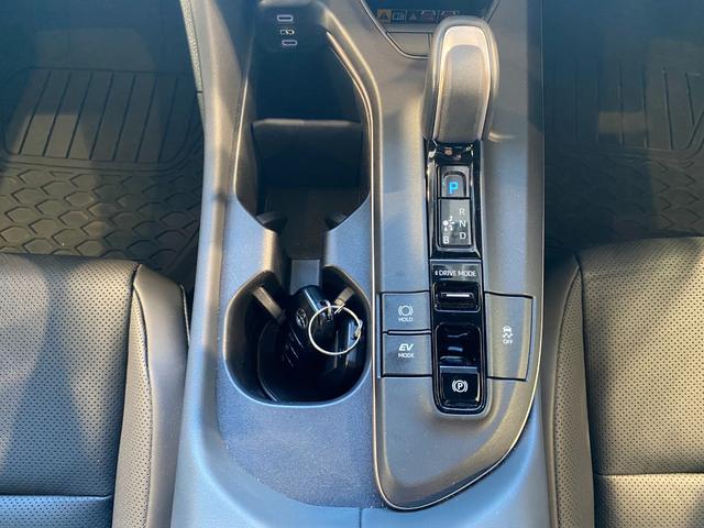 クラウンクロスオーバー Ｇアドバンスド・レザーパッケージ　モデリスタエアロ　３６０℃カメラ　ＡＣＣ　ＨＵＤ　ＢＳＭ　シートエアコン　パワーバックドア　デジタルインナーミラー（20枚目）