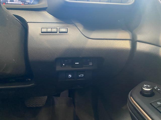 クラウンクロスオーバー Ｇアドバンスド・レザーパッケージ　モデリスタエアロ　３６０℃カメラ　ＡＣＣ　ＨＵＤ　ＢＳＭ　シートエアコン　パワーバックドア　デジタルインナーミラー（21枚目）