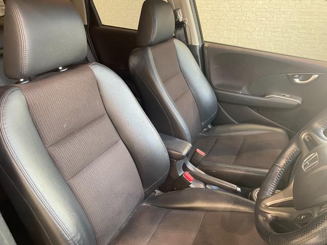 フィットハイブリッド スマートセレクション　分割手数料全額弊社負担キャンペーン対象車両　ハーフレザー　ナビ・ＴＶ　ふらつき防止（17枚目）