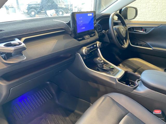 ＲＡＶ４ ハイブリッドＧ　モデリスタエアロ　ＥＴＣ２．０　パワーバックドア　ハンドルヒーター　シートエアコン　レーンキープ　衝突防止　バックカメラ　３６０度カメラ（15枚目）