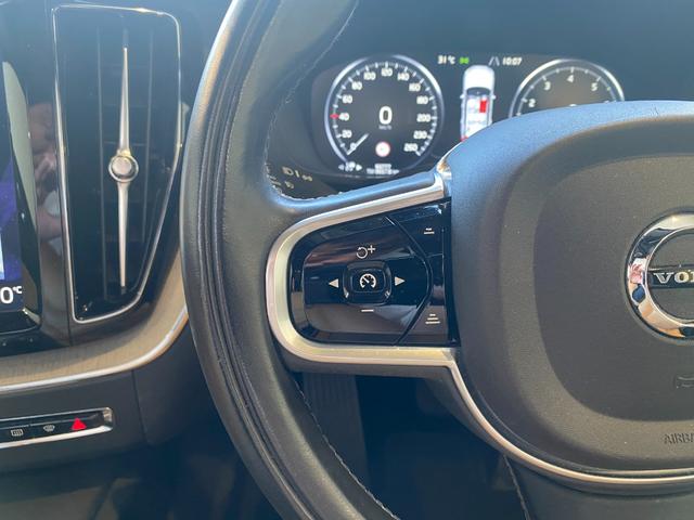 ＸＣ６０ Ｔ５　ＡＷＤ　インスクリプション　Ｂａｎｇ　＆　Ｏｌｕｆｓｅｎ　３６０℃カメラ　アダクティブクルーズコントロール　パノラマルーフ　ＨＵＤ（15枚目）