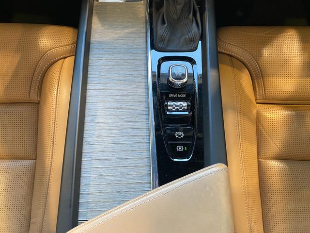 ＸＣ６０ Ｔ５　ＡＷＤ　インスクリプション　Ｂａｎｇ　＆　Ｏｌｕｆｓｅｎ　３６０℃カメラ　アダクティブクルーズコントロール　パノラマルーフ　ＨＵＤ（22枚目）