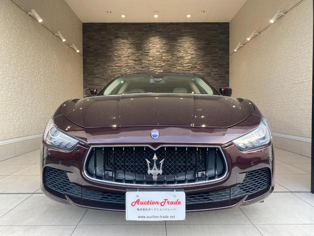 ギブリ Ｓ　右Ｈ　サンルーフ　２１インチチターノホイール　レッドキャリパー　パドルシフト　フルレザーシート　スカイフックサスペンション　パワークラフトマフラー　バルブ開閉スイッチあり　ＥＢＭ　バックカメラ（4枚目）