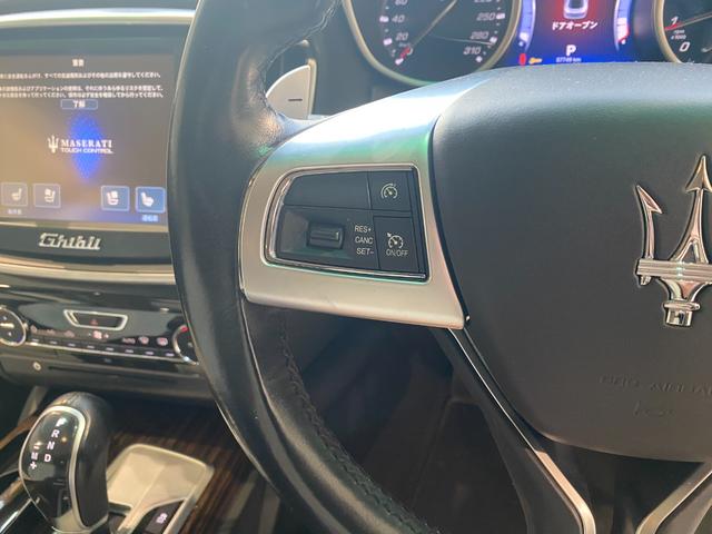 ギブリ Ｓ　右Ｈ　サンルーフ　２１インチチターノホイール　レッドキャリパー　パドルシフト　フルレザーシート　スカイフックサスペンション　パワークラフトマフラー　バルブ開閉スイッチあり　ＥＢＭ　バックカメラ（12枚目）