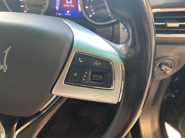 ギブリ Ｓ　右Ｈ　サンルーフ　２１インチチターノホイール　レッドキャリパー　パドルシフト　フルレザーシート　スカイフックサスペンション　パワークラフトマフラー　バルブ開閉スイッチあり　ＥＢＭ　バックカメラ（13枚目）