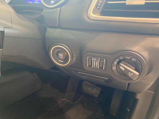 ギブリ Ｓ　右Ｈ　サンルーフ　２１インチチターノホイール　レッドキャリパー　パドルシフト　フルレザーシート　スカイフックサスペンション　パワークラフトマフラー　バルブ開閉スイッチあり　ＥＢＭ　バックカメラ（20枚目）