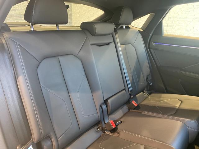 Ｑ３スポーツバック ３５ＴＤＩクワトロ　Ｓライン　３５ＴＤＩクワトロ　Ｓライン　３６０℃カメラ　パワーバックドア　置くだけ充電　シートヒーター　コーナーセンサー（28枚目）