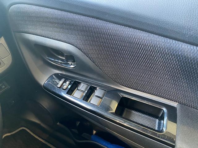 ヴィッツ Ｆ　セーフティーエディションＩＩ　モデリスタエアロ　セーフティセンス　バックカメラ　プッシュスタート（24枚目）