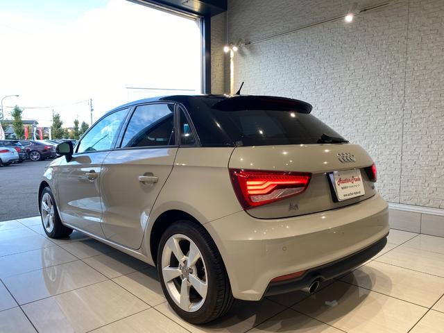 A1スポーツバック 1.0TFSIスポーツ 純正16インチAW ハーフレザーシート ETC(10枚目)