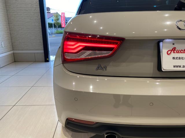 A1スポーツバック 1.0TFSIスポーツ 純正16インチAW ハーフレザーシート ETC(11枚目)