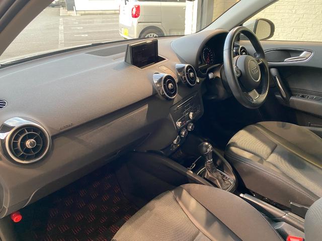 A1スポーツバック 1.0TFSIスポーツ 純正16インチAW ハーフレザーシート ETC(30枚目)