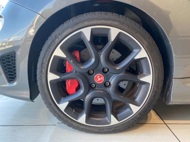 アバルト595 コンペティツィオーネ スティーレ パドルシフト レッドキャリパー 純正オーディオ バックカメラ 可変バルブ(34枚目)