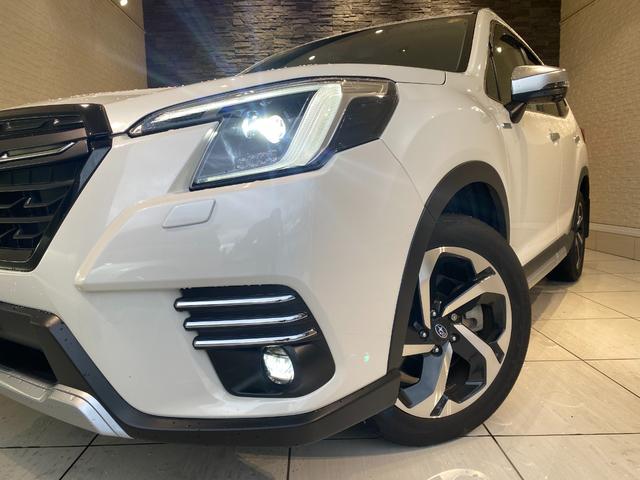 フォレスター アドバンス　ハーフレザーシート　ステアリングヒーター　アダクティブクルーズコントロール　ＢＳＭ　サイドカメラ　パワーバックドア（4枚目）