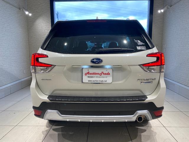 フォレスター アドバンス　ハーフレザーシート　ステアリングヒーター　アダクティブクルーズコントロール　ＢＳＭ　サイドカメラ　パワーバックドア（9枚目）