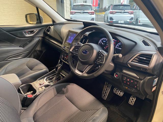 フォレスター アドバンス　ハーフレザーシート　ステアリングヒーター　アダクティブクルーズコントロール　ＢＳＭ　サイドカメラ　パワーバックドア（26枚目）