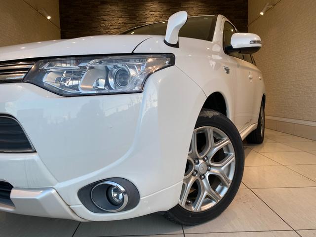 アウトランダーPHEV G 社外ナビ・TV バックカメラ スマートキー シートヒーター(4枚目)