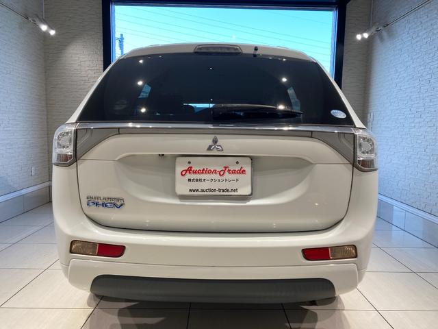 アウトランダーPHEV G 社外ナビ・TV バックカメラ スマートキー シートヒーター(9枚目)