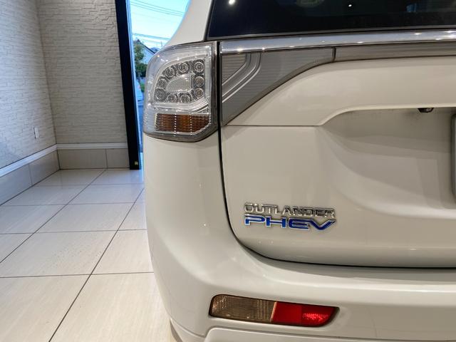 アウトランダーPHEV G 社外ナビ・TV バックカメラ スマートキー シートヒーター(11枚目)