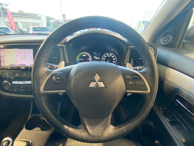 アウトランダーPHEV G 社外ナビ・TV バックカメラ スマートキー シートヒーター(14枚目)