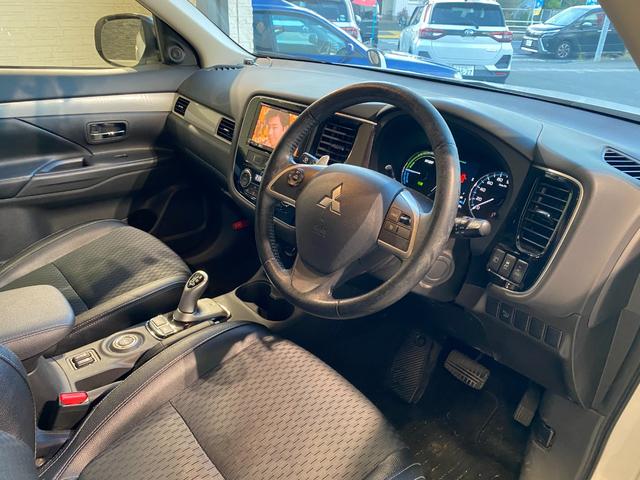 アウトランダーPHEV G 社外ナビ・TV バックカメラ スマートキー シートヒーター(26枚目)