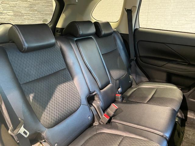 アウトランダーPHEV G 社外ナビ・TV バックカメラ スマートキー シートヒーター(28枚目)