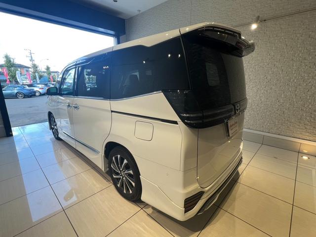 ヴォクシー ハイブリッドS-Z 純正ナビ Bカメラ フルセグ モデリスタフルエアロ 両側パワースライド パワーバックドア 14型有機後席モニター トヨタチームメイト 7人乗り 三眼LED ドラサポA PBM パーキングサポート(5枚目)