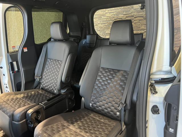 ヴォクシー ハイブリッドS-Z 純正ナビ Bカメラ フルセグ モデリスタフルエアロ 両側パワースライド パワーバックドア 14型有機後席モニター トヨタチームメイト 7人乗り 三眼LED ドラサポA PBM パーキングサポート(29枚目)