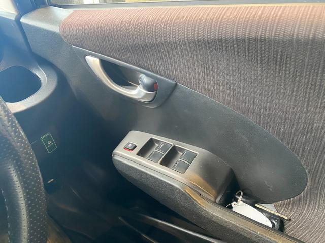 フィット X クルーズコントロール シートヒーター スマートキー バックカメラ(24枚目)