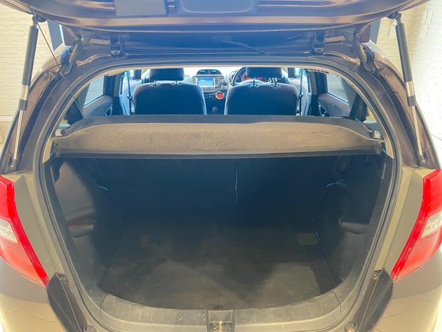 フィット X クルーズコントロール シートヒーター スマートキー バックカメラ(32枚目)