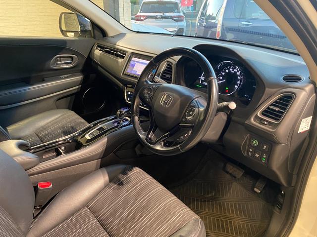 ヴェゼル ハイブリッドZ レーダークルーズコントロール シートヒーター ハーフレザーシート バックカメラ(23枚目)