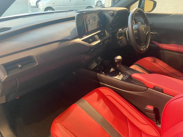 UX UX250h Fスポーツ サンルーフ パノラマビューモニター パワーバックドア パワーシート シートヒーター&エアコン ステアリングヒーター レーダークルーズコントロール ASC BSM(32枚目)