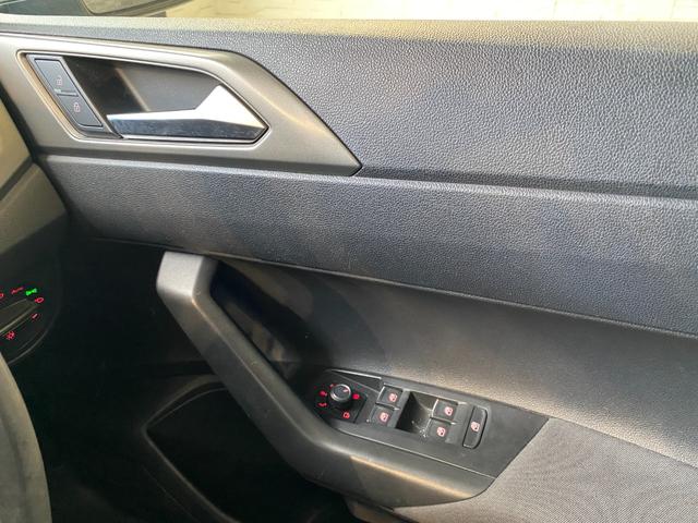 ポロ ＴＳＩコンフォートライン　純正ナビ　バックカメラ（22枚目）