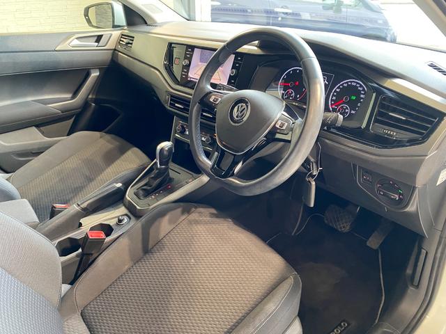 ポロ ＴＳＩコンフォートライン　純正ナビ　バックカメラ（24枚目）