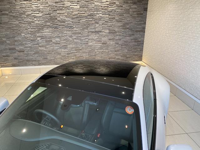 ９１１ ９１１カレラ　Ｔｙｐｅ９９２．２　ガラスルーフ　スポーツクロノ　スポーツエグゾースト　ルーフライナーアルカンターラ　ＨＤマトリクスヘッド　カレラＳホイール（２０／２１インチ）スポーツデザインサイドスカート（12枚目）