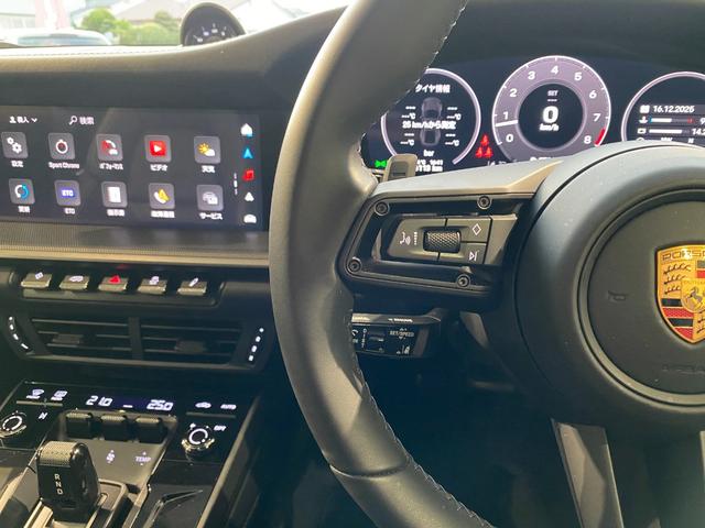 ９１１ ９１１カレラ　Ｔｙｐｅ９９２．２　ガラスルーフ　スポーツクロノ　スポーツエグゾースト　ルーフライナーアルカンターラ　ＨＤマトリクスヘッド　カレラＳホイール（２０／２１インチ）スポーツデザインサイドスカート（15枚目）