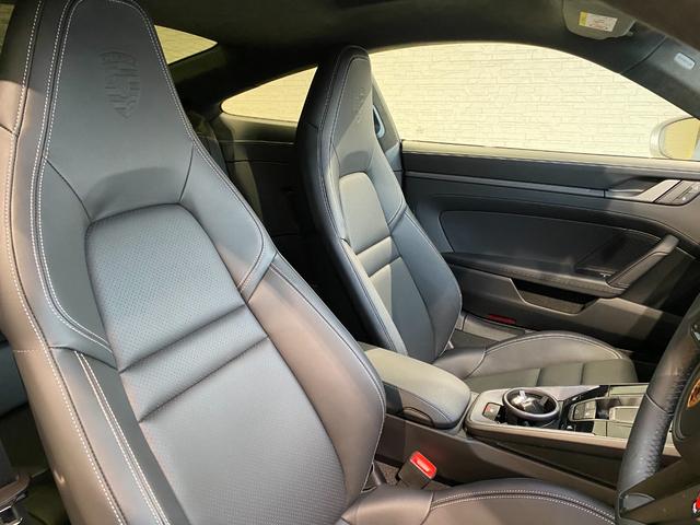 ９１１ ９１１カレラ　Ｔｙｐｅ９９２．２　ガラスルーフ　スポーツクロノ　スポーツエグゾースト　ルーフライナーアルカンターラ　ＨＤマトリクスヘッド　カレラＳホイール（２０／２１インチ）スポーツデザインサイドスカート（28枚目）