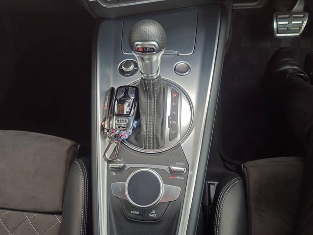 TTクーペ 40TFSI Sラインパッケージ マトリックスLEDヘッドライト アルミホイール5スポークストレートデザイン バーチャルコックピット(15枚目)