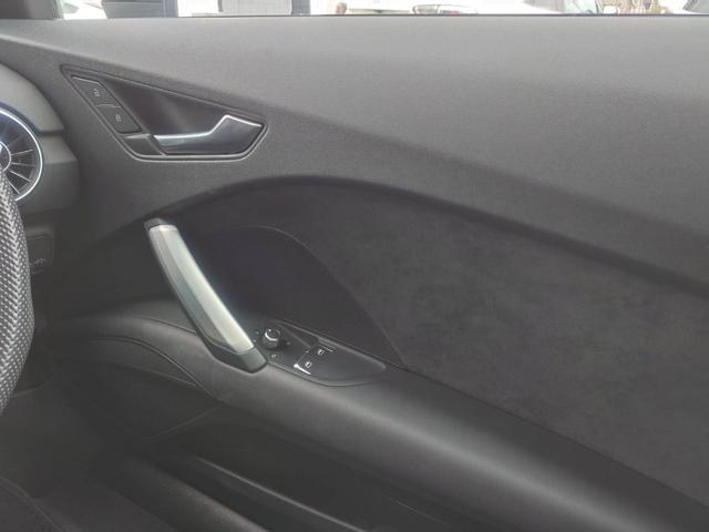 TTクーペ 40TFSI Sラインパッケージ マトリックスLEDヘッドライト アルミホイール5スポークストレートデザイン バーチャルコックピット(17枚目)