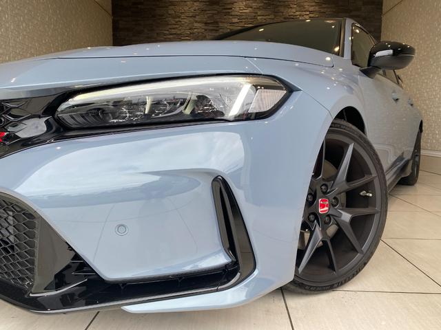 シビック タイプＲ　タイプＲ（４名）　ワンオーナー　純正ナビ・ＴＶ　レッドキャリパー　タイプＲ専用フロアマット　コーナーセンサー　ブラインドスポットモニター　バックカメラ（4枚目）