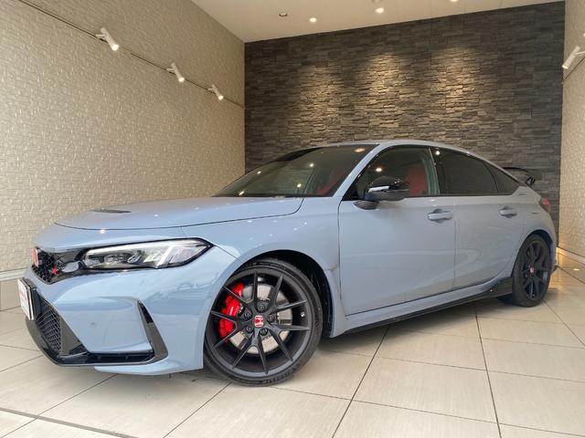 シビック タイプＲ　タイプＲ（４名）　ワンオーナー　純正ナビ・ＴＶ　レッドキャリパー　タイプＲ専用フロアマット　コーナーセンサー　ブラインドスポットモニター　バックカメラ（5枚目）