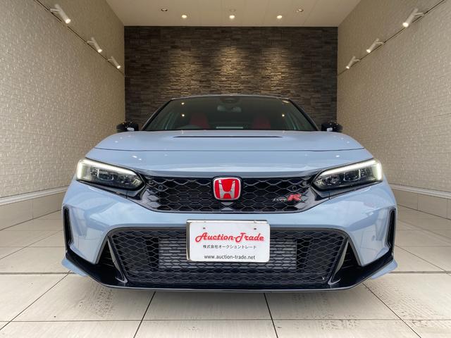 シビック タイプＲ　タイプＲ（４名）　ワンオーナー　純正ナビ・ＴＶ　レッドキャリパー　タイプＲ専用フロアマット　コーナーセンサー　ブラインドスポットモニター　バックカメラ（6枚目）