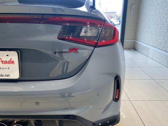 シビック タイプＲ　タイプＲ（４名）　ワンオーナー　純正ナビ・ＴＶ　レッドキャリパー　タイプＲ専用フロアマット　コーナーセンサー　ブラインドスポットモニター　バックカメラ（11枚目）