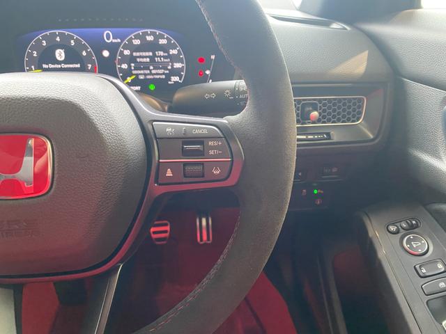 シビック タイプＲ　タイプＲ（４名）　ワンオーナー　純正ナビ・ＴＶ　レッドキャリパー　タイプＲ専用フロアマット　コーナーセンサー　ブラインドスポットモニター　バックカメラ（16枚目）