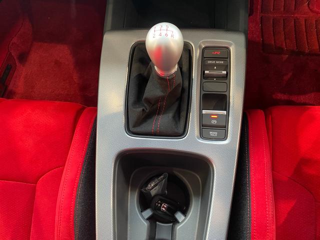 シビック タイプＲ　タイプＲ（４名）　ワンオーナー　純正ナビ・ＴＶ　レッドキャリパー　タイプＲ専用フロアマット　コーナーセンサー　ブラインドスポットモニター　バックカメラ（22枚目）