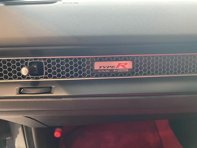 シビック タイプＲ　タイプＲ（４名）　ワンオーナー　純正ナビ・ＴＶ　レッドキャリパー　タイプＲ専用フロアマット　コーナーセンサー　ブラインドスポットモニター　バックカメラ（24枚目）