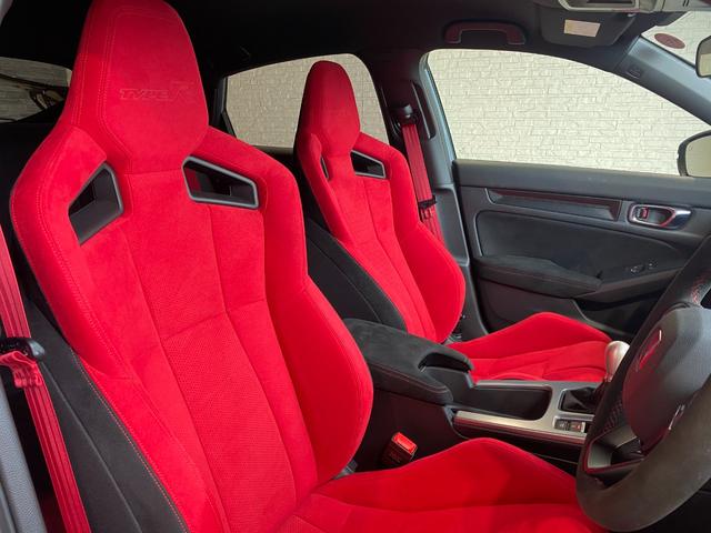 シビック タイプＲ　タイプＲ（４名）　ワンオーナー　純正ナビ・ＴＶ　レッドキャリパー　タイプＲ専用フロアマット　コーナーセンサー　ブラインドスポットモニター　バックカメラ（28枚目）