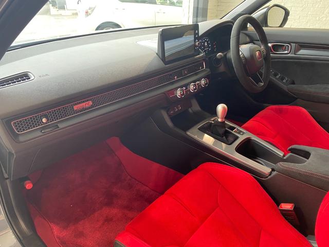 シビック タイプＲ　タイプＲ（４名）　ワンオーナー　純正ナビ・ＴＶ　レッドキャリパー　タイプＲ専用フロアマット　コーナーセンサー　ブラインドスポットモニター　バックカメラ（32枚目）