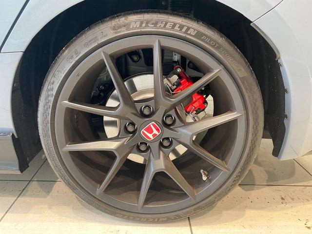 シビック タイプＲ　タイプＲ（４名）　ワンオーナー　純正ナビ・ＴＶ　レッドキャリパー　タイプＲ専用フロアマット　コーナーセンサー　ブラインドスポットモニター　バックカメラ（37枚目）