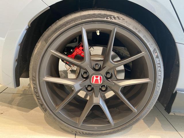 シビック タイプＲ　タイプＲ（４名）　ワンオーナー　純正ナビ・ＴＶ　レッドキャリパー　タイプＲ専用フロアマット　コーナーセンサー　ブラインドスポットモニター　バックカメラ（38枚目）
